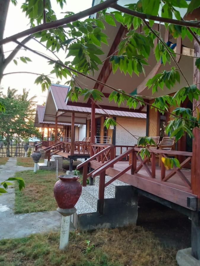 Why Not Bar And Bungalows #2 Pemenang Екстер'єр фото
